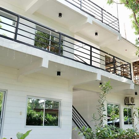 Location One Eighty Bed and Breakfast Bangcusay Exteriör bild
