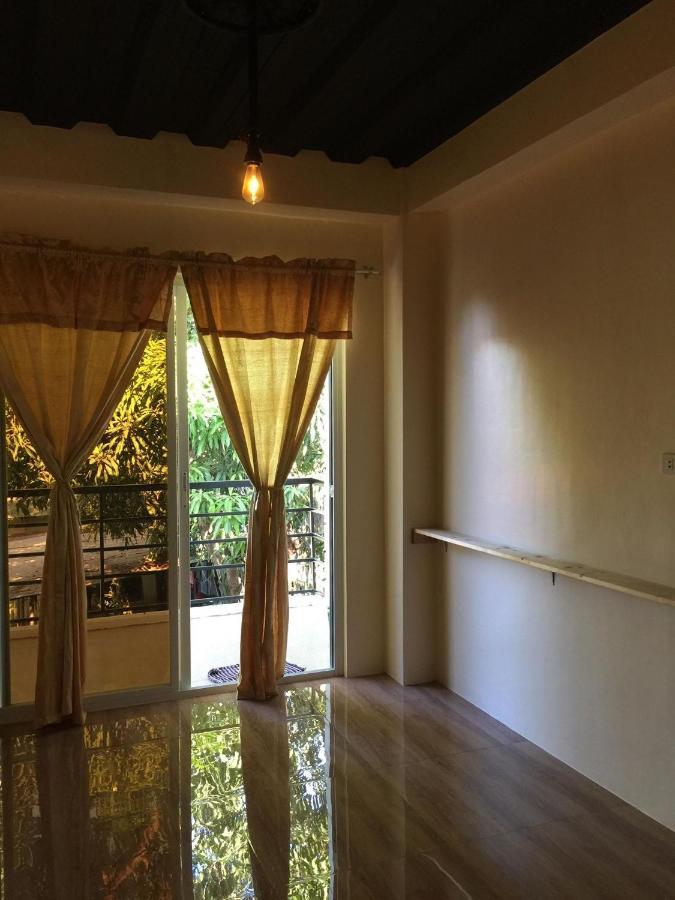 Location One Eighty Bed and Breakfast Bangcusay Exteriör bild