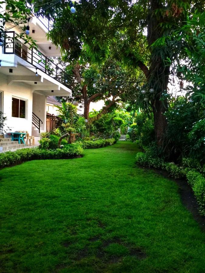 Location One Eighty Bed and Breakfast Bangcusay Exteriör bild