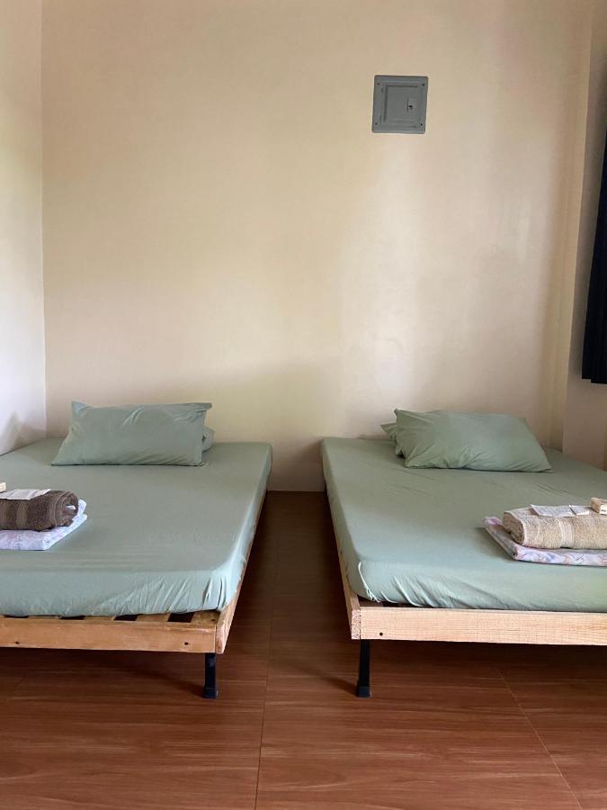 Location One Eighty Bed and Breakfast Bangcusay Exteriör bild