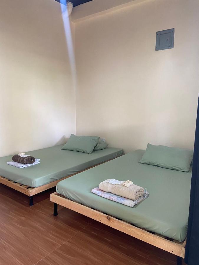 Location One Eighty Bed and Breakfast Bangcusay Exteriör bild